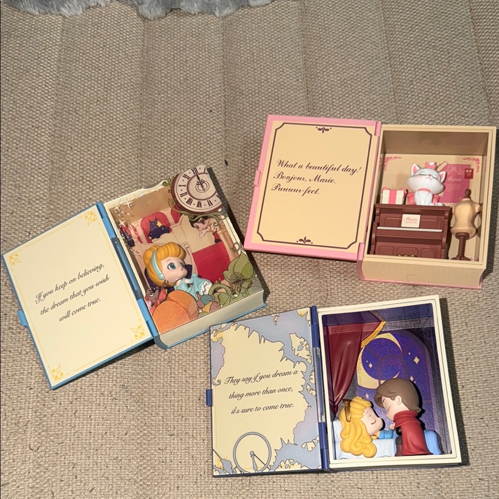 POPMART DISNEY Princess Tale Book Box Trinket Sets with Mini Diorama